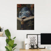 Grappige kabeljauw leest boek getiteld 'In naam va Poster (Thuiskantoor)