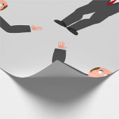 Grappige kale zakenman haalt humoristisch op cadeaupapier