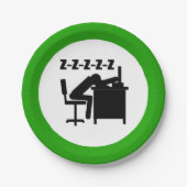 Grappige kantoormedewerker slaapt aan bureau papieren bordje (Voorkant)