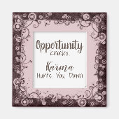 Grappige karma jaagt op je beneden magneet (Voorkant)