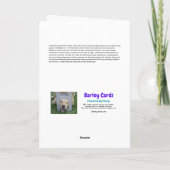 Grappige kat at de stoute kerstlijst van de kerstm kaart (Achterkant)