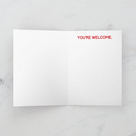 Grappige kat at de stoute kerstlijst van de kerstm kaart (Binnen)