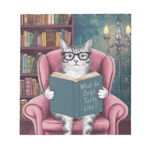 Grappige kat die een boek leest notitieblok