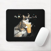 Grappige kat drinkt ijskoude koffie muismat (Met muis)