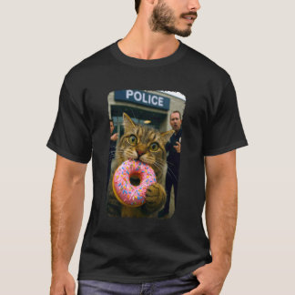 Grappige kat eet donut bij politiebureau Katten-se T-shirt