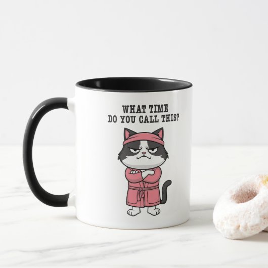 Grappige kat gemist avondklok mok (Met donut)
