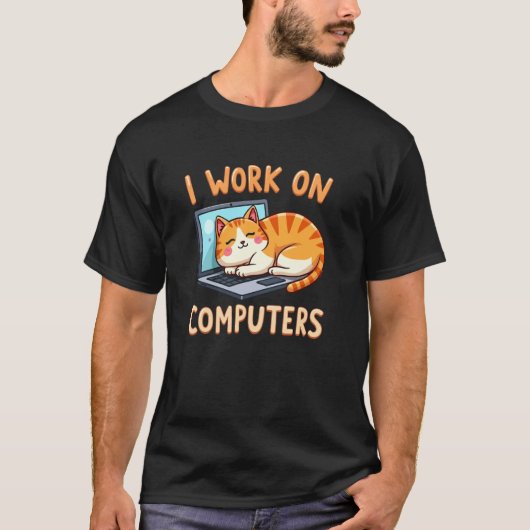 Grappige Kat Ik Werk Op Computers T-Shirt (Voorkant)