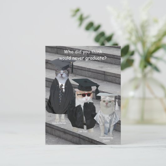 Grappige Kat/Kat Afgestudeerden Aankondigingskaart (Staand voorkant)