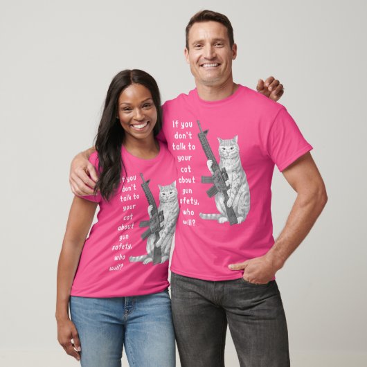 Grappige kat Pistool veiligheid Praat met uw kat o T-shirt (Unisex)