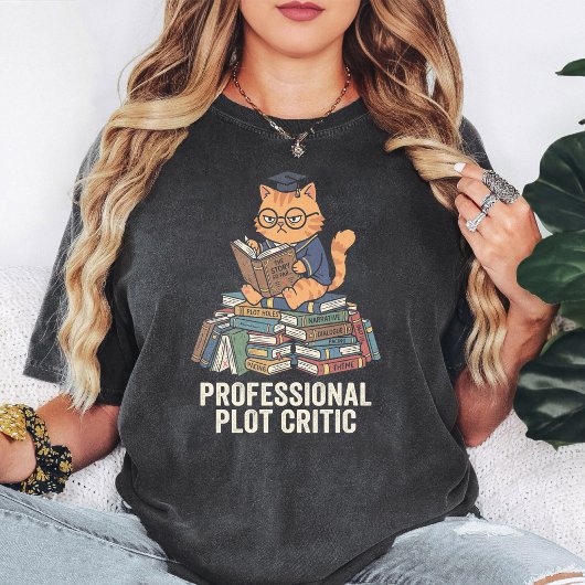 Grappige Kat Professionele Plot Kritiek Afstudeerd T-shirt