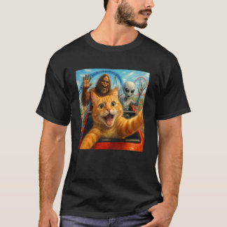 Grappige kat selfie met grote voet en alien achtba t-shirt