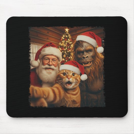 Grappige kat selfie met Sasquatch en Kerstman Kers Muismat (Voorkant)
