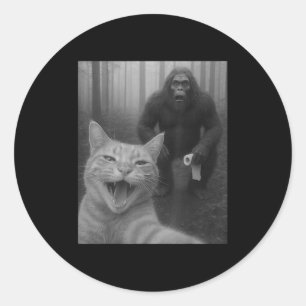 Grappige Kat Verrast Gelukkig Selfie Met Bigfoot S Ronde Sticker