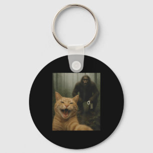 Grappige Kat Verrast Gelukkig Selfie Met Bigfoot S Sleutelhanger