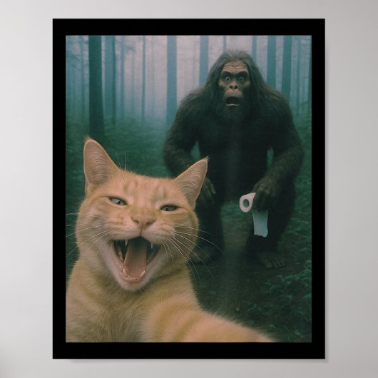 Grappige kat verrast gelukkige selfie met Bigfoot- Poster (Voorkant)