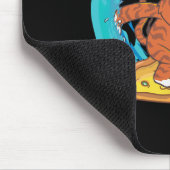Grappige Katte Surft Op Een Pizzapunt  Muismat (Hoek)
