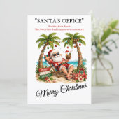 Grappige Kerst Tropisch Strand Remote Work Kerstma Feestdagenkaart (Staand voorkant)