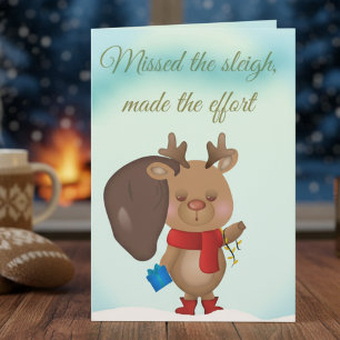 Grappige kerstkaart met een slaperige rendier feestdagen kaart