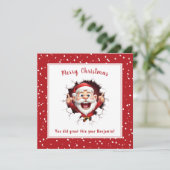 Grappige Kerstman die door Rode Kerstmis breekt Kaart (Staand voorkant)