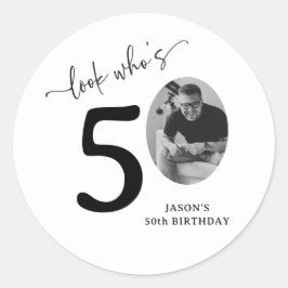 Grappige 'Kijk Wie 50 Is' Stijlvolle 50e Verjaarda Ronde Sticker