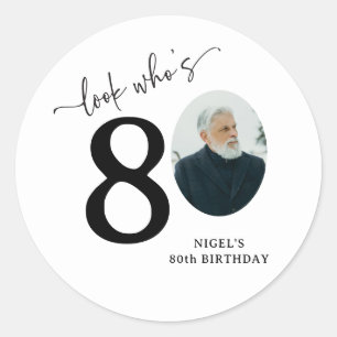 Grappige 'Kijk wie 80 is' Stijlvolle 80e verjaarda Ronde Sticker