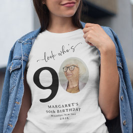 Grappige 'Kijk wie 90 is' Stijlvolle 90e verjaarda T-shirt