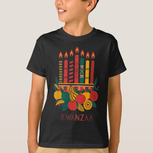 Grappige Kinara Zeven Kaarsen Kwanzaa Viering 2 T-shirt (Voorkant)