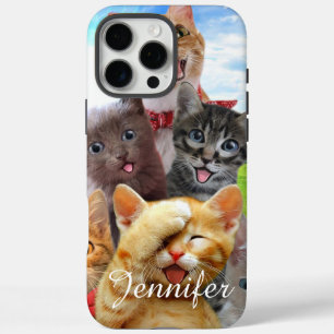 Grappige kittens in het groene veld. iPhone 16 pro max hoesje