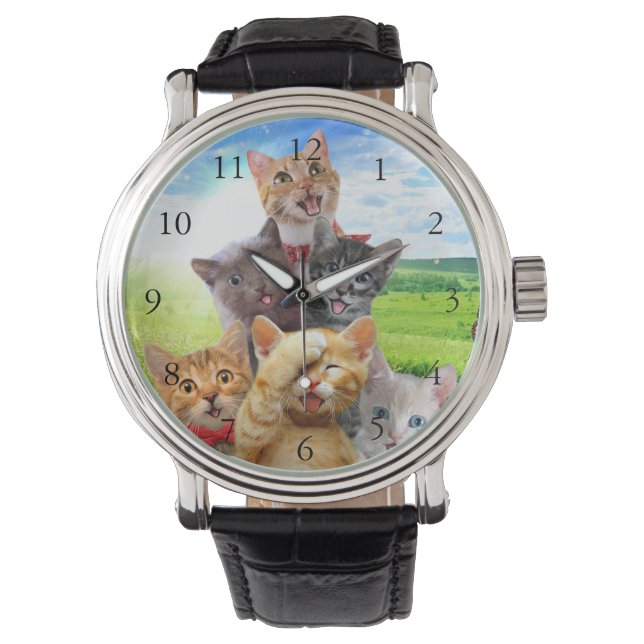 Grappige kittens in het groene veld. horloge (Voorkant)