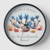 Grappige kleurrijke dansende naaktslakken en koral (Voorkant)