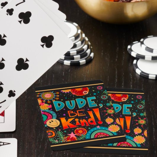 Grappige kleurrijke kerel wees vriendelijk gelukki pokerkaarten