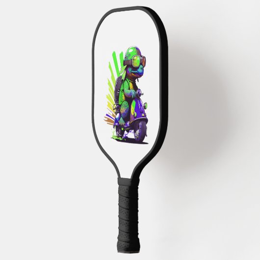 Grappige kleurrijke schildpad op een scooter pickleball paddle (Links)