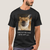 grappige knappe hond glimlacht met een verheven sl t-shirt (Voorkant)