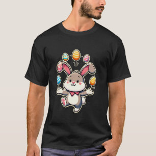 Grappige knuffel Paashaas jongleerend met kleurrij T-shirt