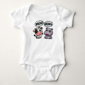 Grappige Koe & Hippo Duo – Moo Deng Romper (Voorkant)