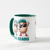 Grappige koele bonen dragen Petten en Sneakers Mok (Voorkant links)