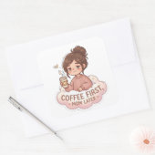 Grappige koffie eerst moeder relateerbaar moeder l vierkante sticker (Envelop)