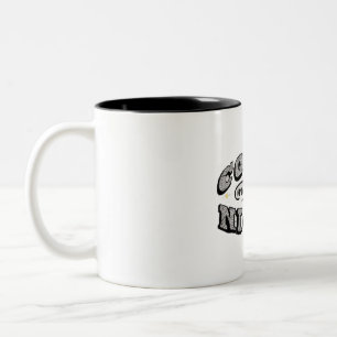 Grappige koffiemok - "Koffie maakt me aardiger" Tweekleurige Koffiemok