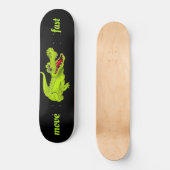 Grappige krokodil op zwarte skateboard (Voorkant)