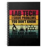 Grappige lab tech citeert humor van laboratoriumte notitieboek (Voorkant)