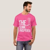 Grappige liefde stinkt de stinkdier fluisteraar t-shirt (Voorkant volledig)