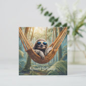 Grappige luiaard met zonnebril in een hangmat (Staand voorkant)