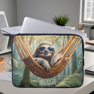 Grappige luiaard met zonnebril in een hangmat laptop sleeve