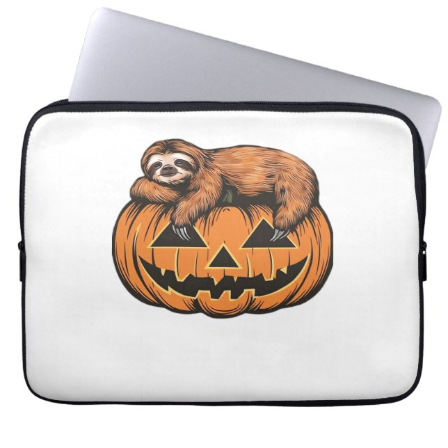 Grappige Luiaard op Halloween Pumpkin Essential T- Laptop Sleeve (Voorkant)