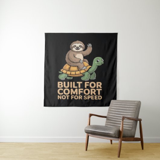 Grappige luiaard rijdt op schildpad wandkleed (In situ)