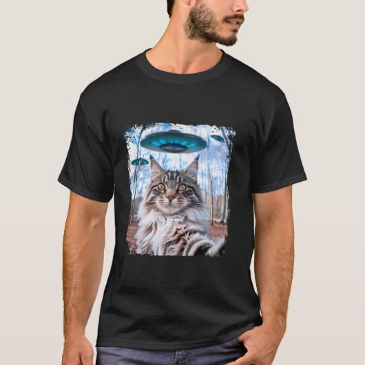 Grappige Main Coon Cat Kitten Selfie met UFO's van T-shirt (Voorkant)