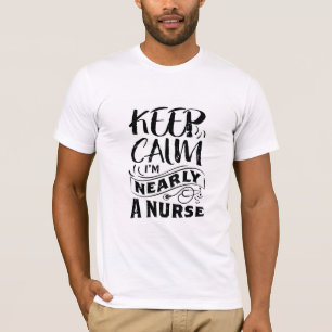 Grappige mannelijke verpleegster Keep Calm Ik ben T-shirt
