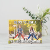 Grappige meme stijl foto bruiloft opslaan van de d kaart (Staand voorkant)