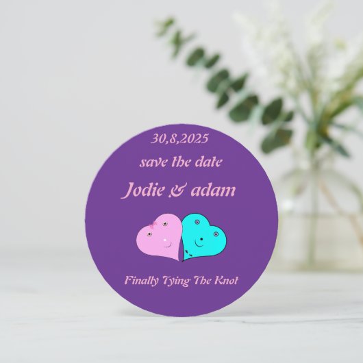 Grappige meneer en mevrouw harten save the date (Staand voorkant)