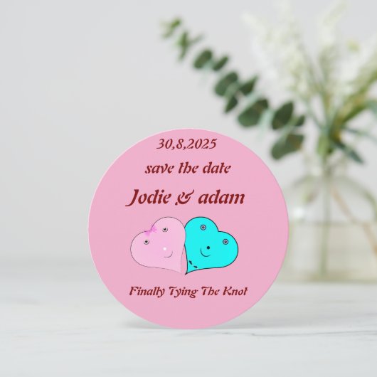 Grappige meneer en mevrouw harten save the date (Staand voorkant)